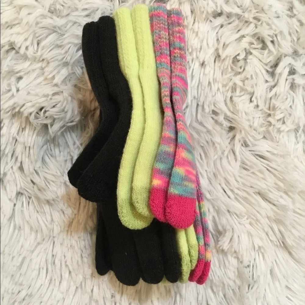 SO OSFM set 3 gloves & 2 pk fuzzy socks tye dye/blue